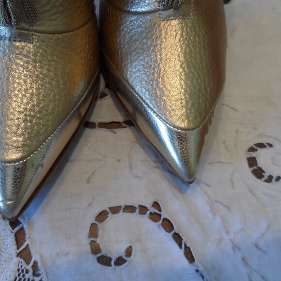 New Jimmy Choo Gold Metallic Ankle Boots w/Front Chain Detail Size 38.5B - Picture 4 of 16